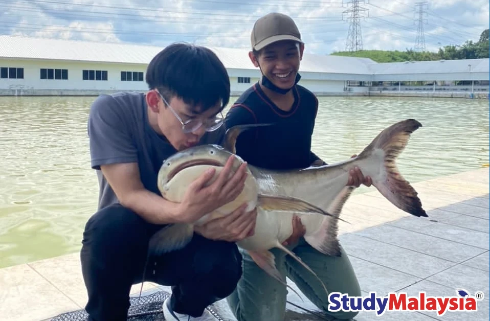 From Johor to Xiamen: Study Aquaculture in Malaysia & Graduate in China!