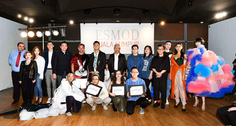 (front from right) Liew Hung Yi, ‘Best Fashion Design’ award; Nadine Hesham, ‘Golden Needle Award’; Goh Jian Chang, ‘Best Pattern Making’ award. Standing at the back is ESMOD KL team, panel of judges from the fashion industry and models.