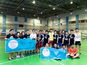 Chung_Jing_Sports_Team_A_and_B_winners_of_2015_Curtin_Xtreme_Badminton_League.jpg