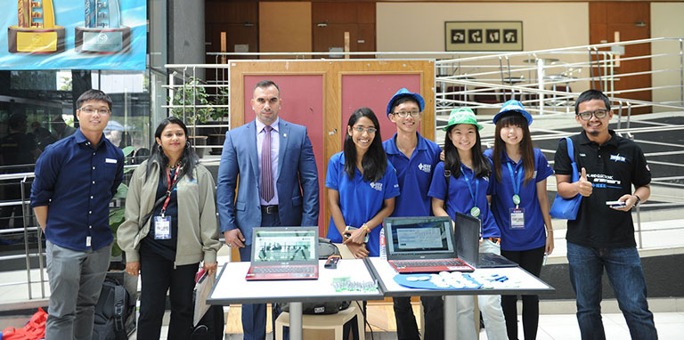 Fruitful experience for Curtin Sarawak students attending IEEE event