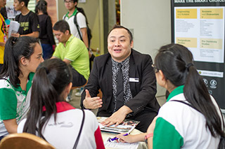 Potential students can meet marketing staff for course counselling.